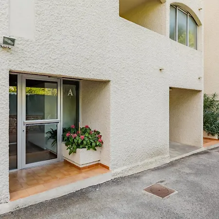 Le Monticule Par Dodo-a-cassis Cassis