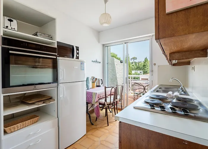 Le Monticule Par Dodo-a-cassis Апартаменты *