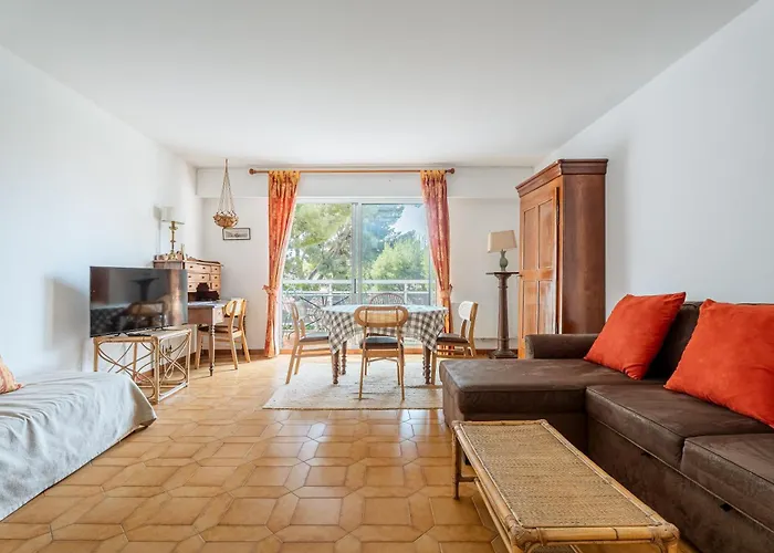 Le Monticule Par Dodo-a-cassis Apartment